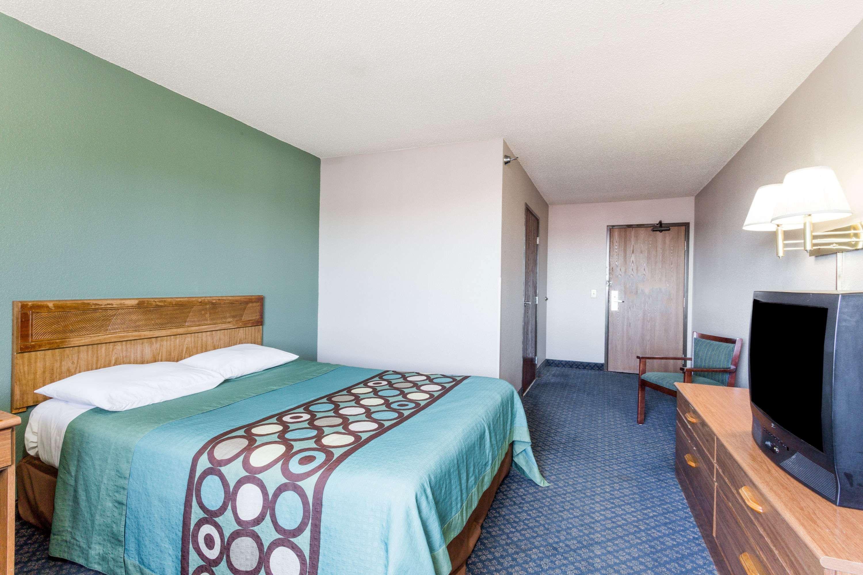 Super 8 By Wyndham Richmond Midlothian Turnpike Hotel Eksteriør billede